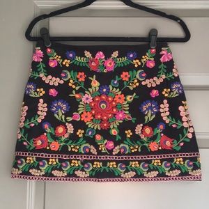 Zara embroidered floral skirt XS